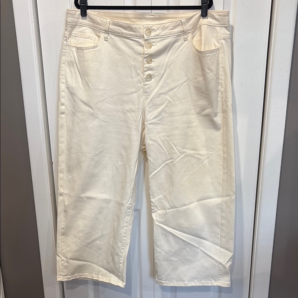 Love & Legend Cream Cropped Trousers size 20
